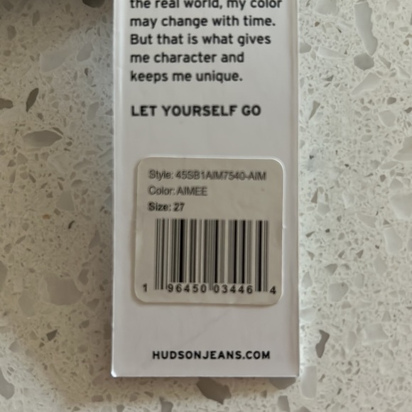 Hudson Noa high rise straight cropped jeans
-Fringe bottom
-Clr: Aimee
-Size 27 - Picture 8 of 8